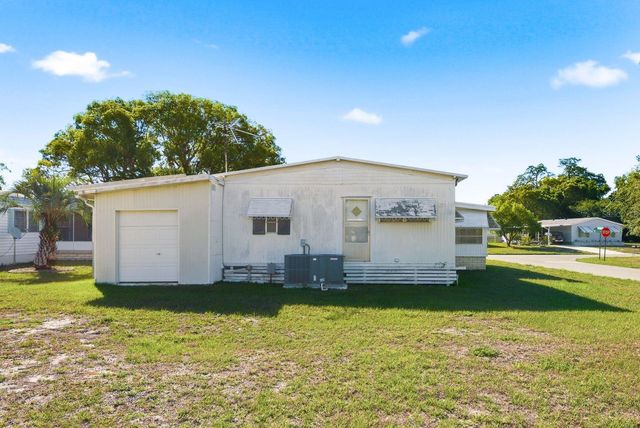 7557 FAIRLANE AVENUE, Brooksville, FL 34613