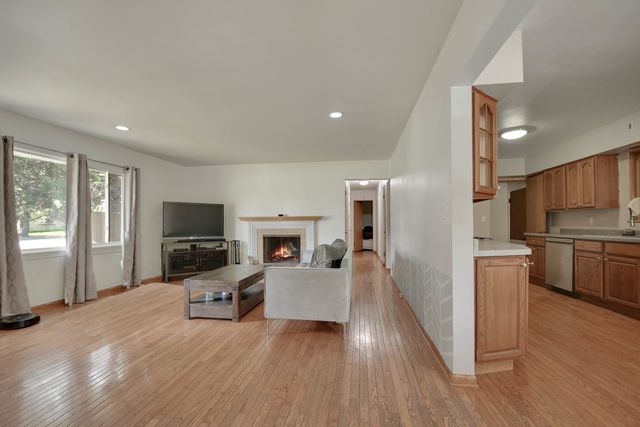 801 N Alann Drive, Joliet, IL 60435