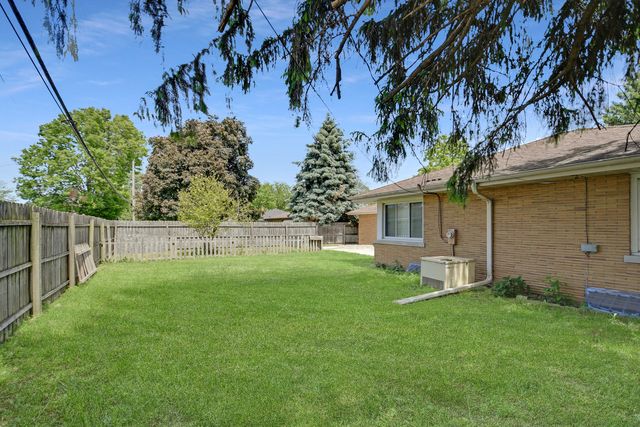 801 N Alann Drive, Joliet, IL 60435