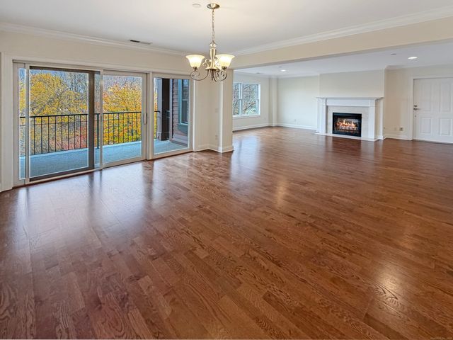 16 Hayestown Road A303, Danbury, CT 06811