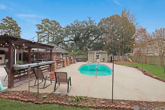 13726 Tech Dr, Central, LA 70818