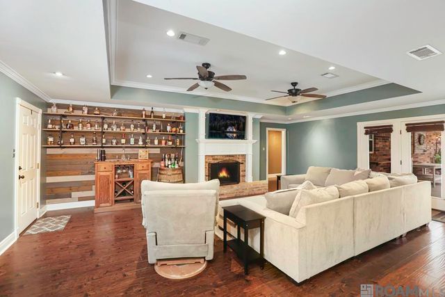 13726 Tech Dr, Central, LA 70818