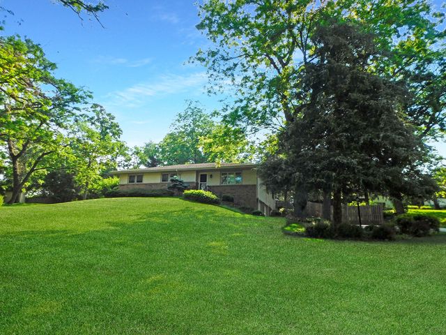 10282 Ray Drive, Roscoe, IL 61073