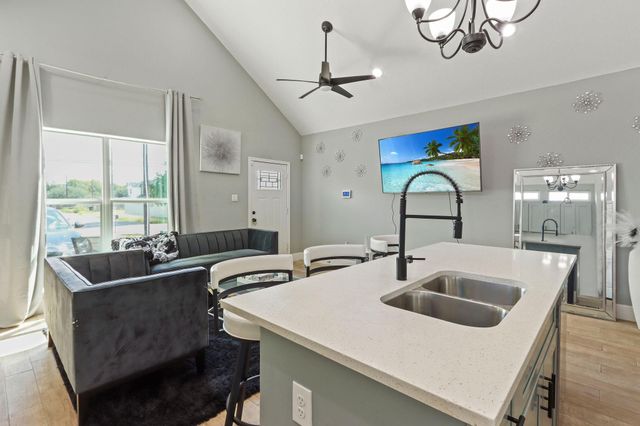 5607 Bacher Street B, Houston, TX 77028