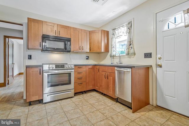 6614 HORSESHOE RD, Clinton, MD 20735