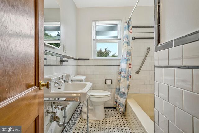 6614 HORSESHOE RD, Clinton, MD 20735