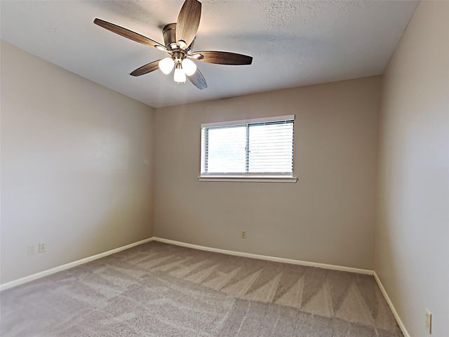 207 Oakwood Street, League City, TX 77573