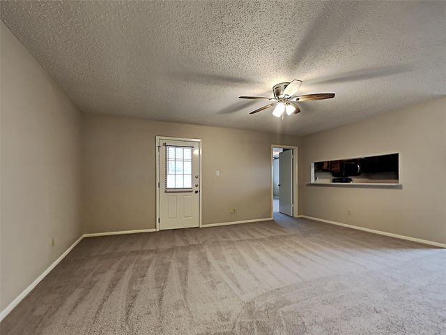 207 Oakwood Street, League City, TX 77573