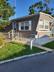 6580 SEMINOLE BOULEVARD 618, Seminole, FL 33772