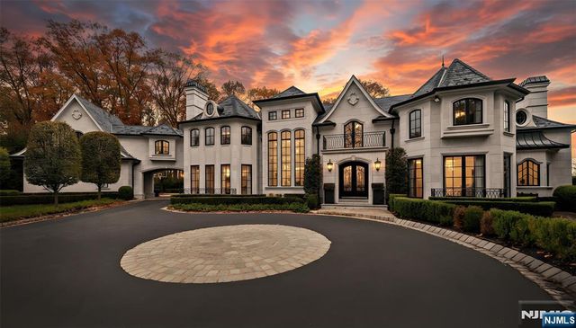 600 Colonial Road, River Vale, NJ 07675