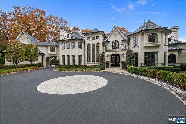 600 Colonial Road, River Vale, NJ 07675