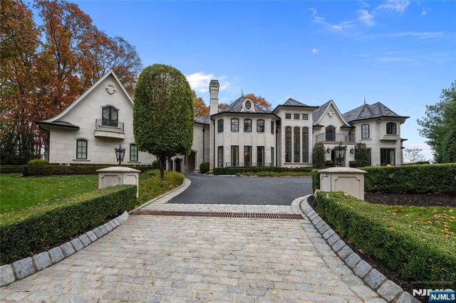 600 Colonial Road, River Vale, NJ 07675