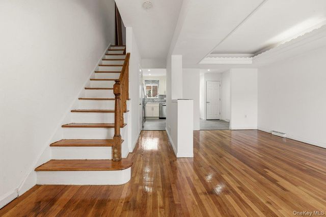 220 Calhoun Avenue, Bronx, NY 10465