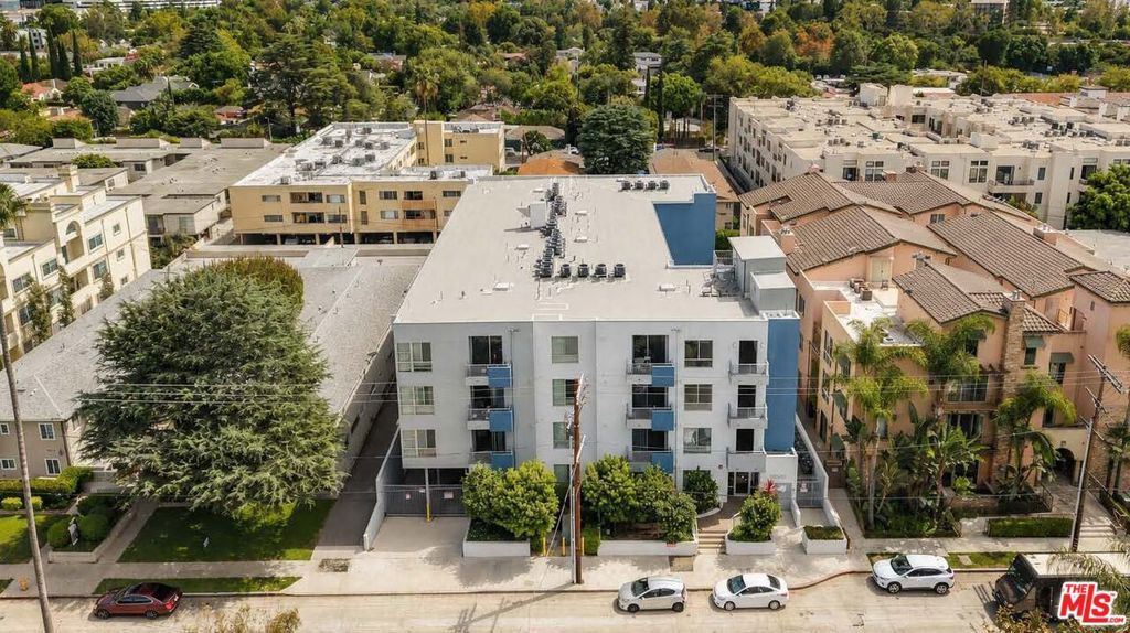 10850 Bloomfield Street, Los Angeles, CA 91602 — photo 2