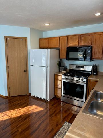 314 W Cherokee Path, Clever, MO 65631