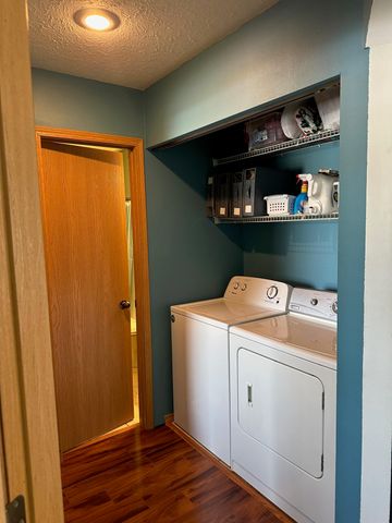 314 W Cherokee Path, Clever, MO 65631