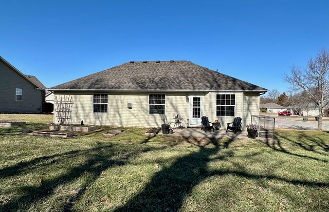 314 W Cherokee Path, Clever, MO 65631