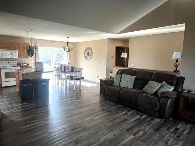604 S Woodpine DRIVE, Elkhorn, WI 53121
