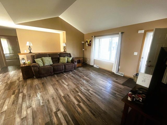 604 S Woodpine DRIVE, Elkhorn, WI 53121