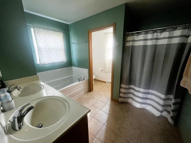 604 S Woodpine DRIVE, Elkhorn, WI 53121