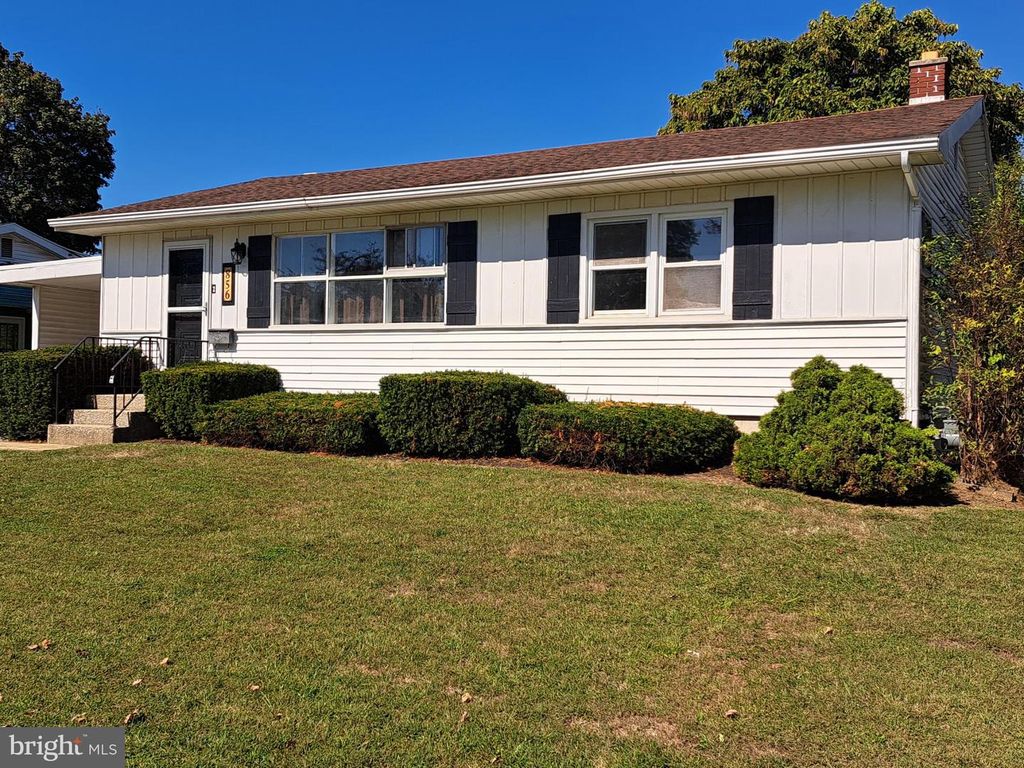 856 GUNNISON RD, York, PA 17404