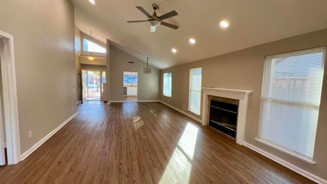 2231 Hillcrest Dr, Tracy, CA 95377