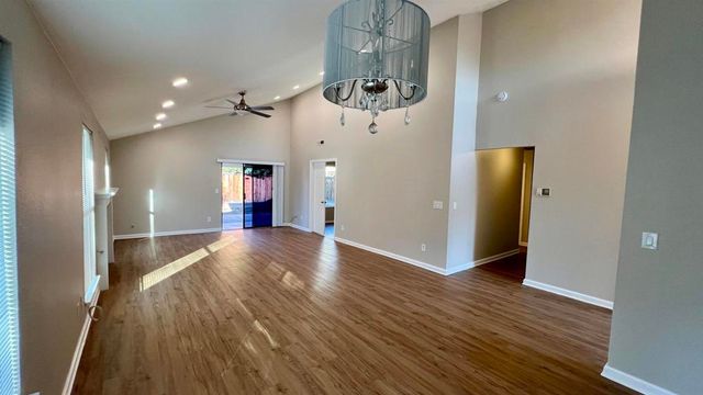 2231 Hillcrest Dr, Tracy, CA 95377