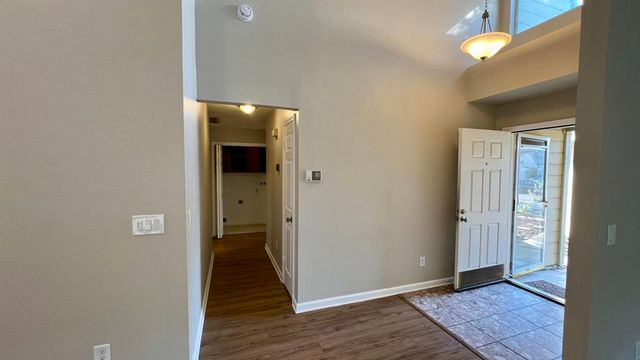 2231 Hillcrest Dr, Tracy, CA 95377