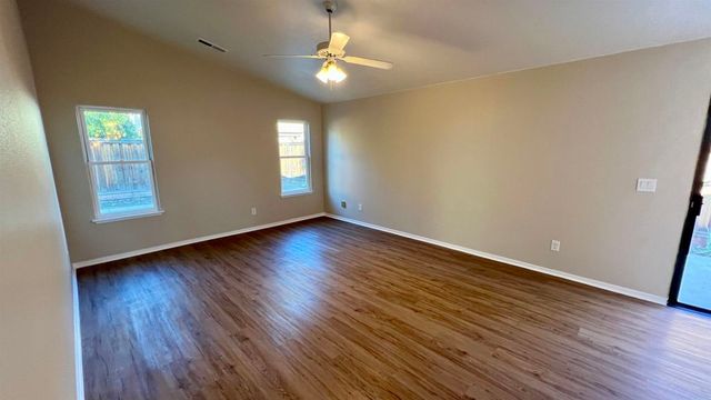 2231 Hillcrest Dr, Tracy, CA 95377