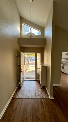 2231 Hillcrest Dr, Tracy, CA 95377