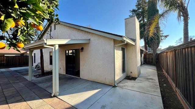 2231 Hillcrest Dr, Tracy, CA 95377