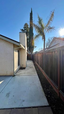 2231 Hillcrest Dr, Tracy, CA 95377