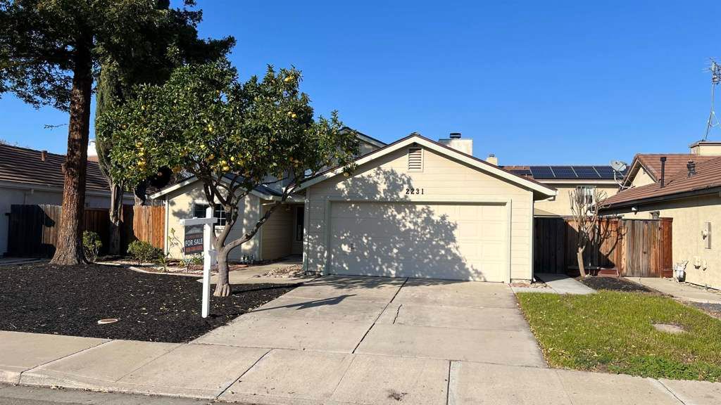 2231 Hillcrest Dr, Tracy, CA 95377