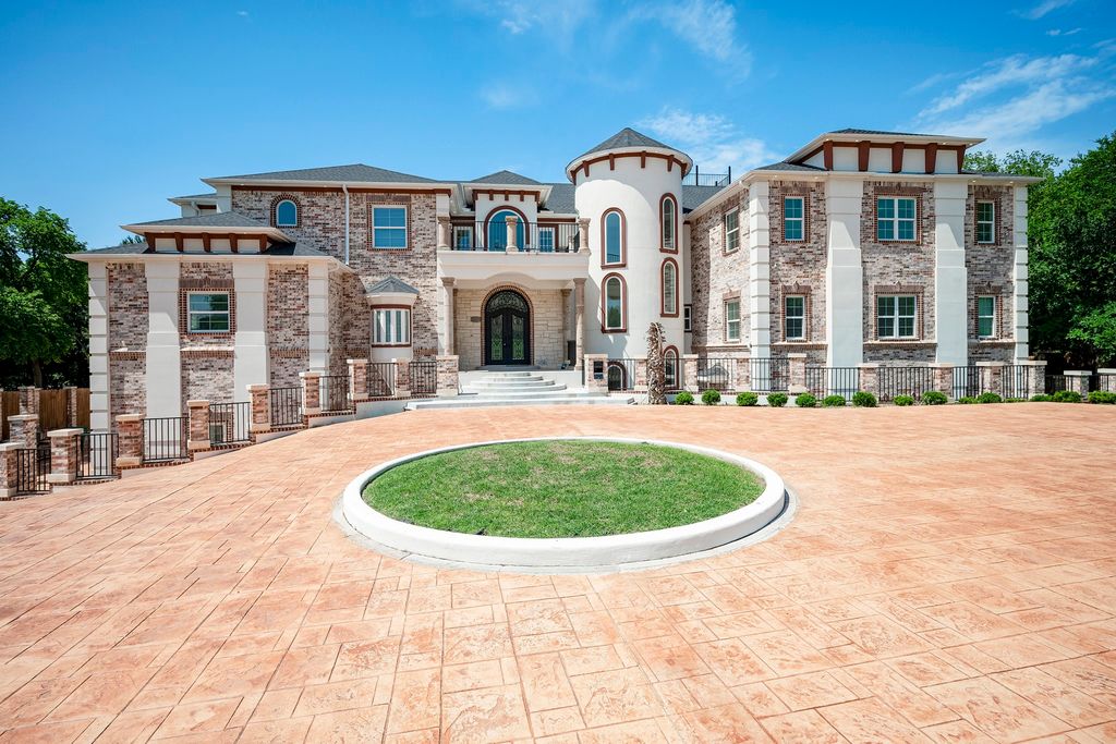 2415 Amberleaf Court, Cedar Hill, TX 75104 — exterior