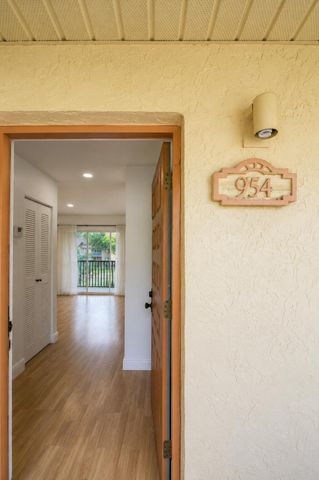 954 Coral Club Drive 954, Coral Springs, FL 33071