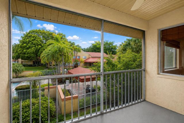 954 Coral Club Drive 954, Coral Springs, FL 33071