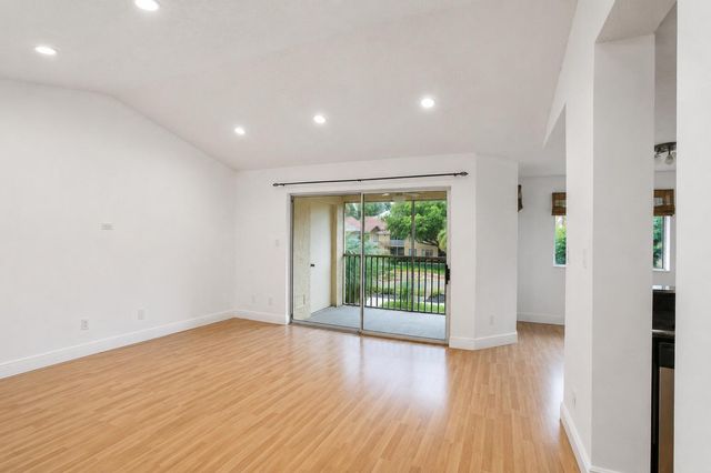 954 Coral Club Drive 954, Coral Springs, FL 33071