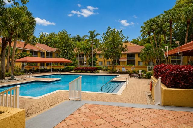 954 Coral Club Drive 954, Coral Springs, FL 33071