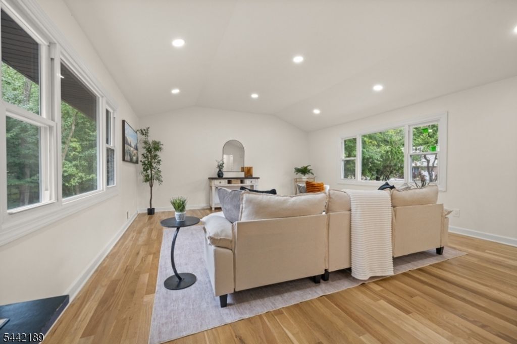 100 Pier Ln, Fairfield Twp., NJ 07004 — photo 5