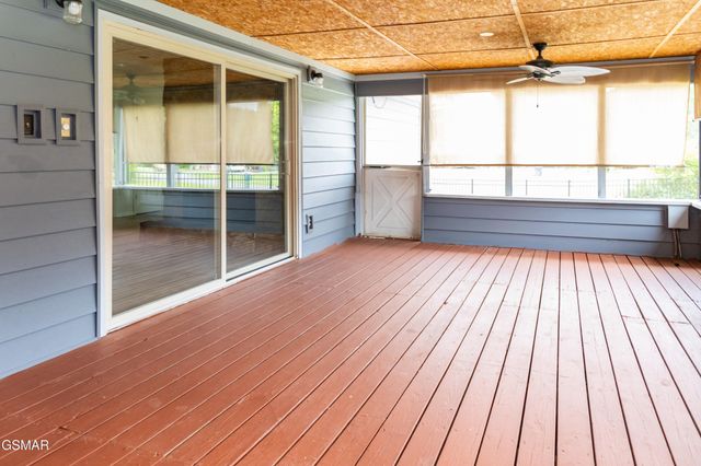 302 Park View Circle, Pigeon Forge, TN 37863