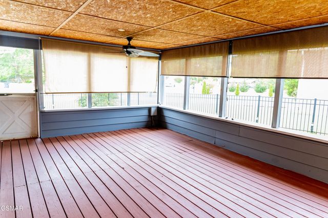 302 Park View Circle, Pigeon Forge, TN 37863
