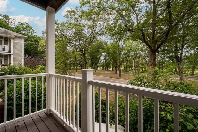 990 Vfw Pkwy 204, Boston, MA 02132