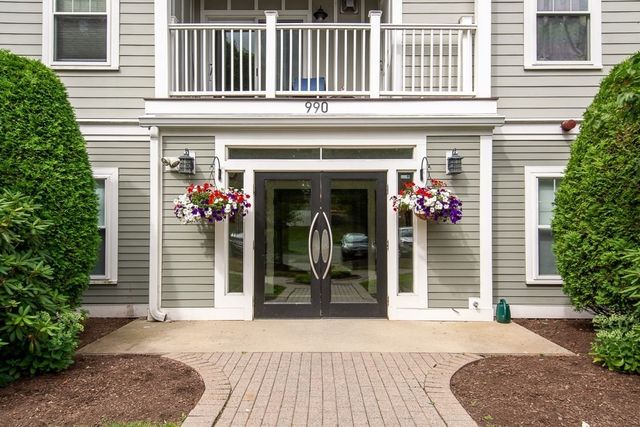 990 Vfw Pkwy 204, Boston, MA 02132