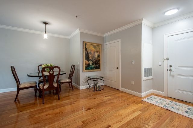 990 Vfw Pkwy 204, Boston, MA 02132