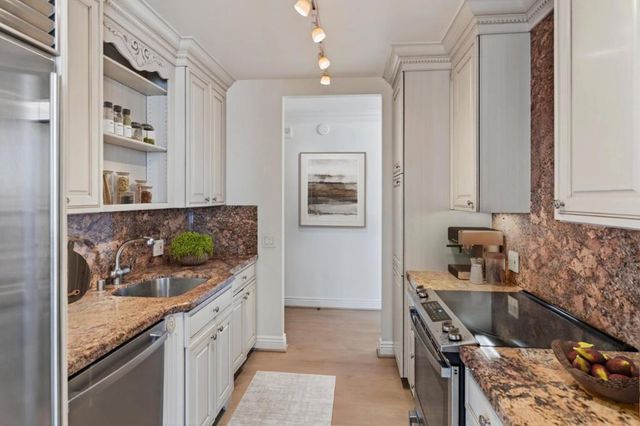 999 Green Street 1205, San Francisco, CA 94133