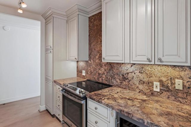 999 Green Street 1205, San Francisco, CA 94133