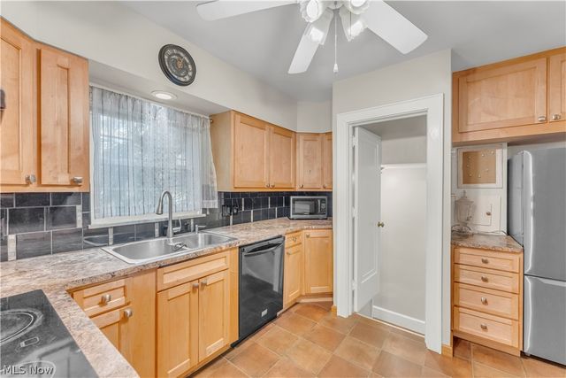 748 Evergreen Drive, Akron, OH 44303