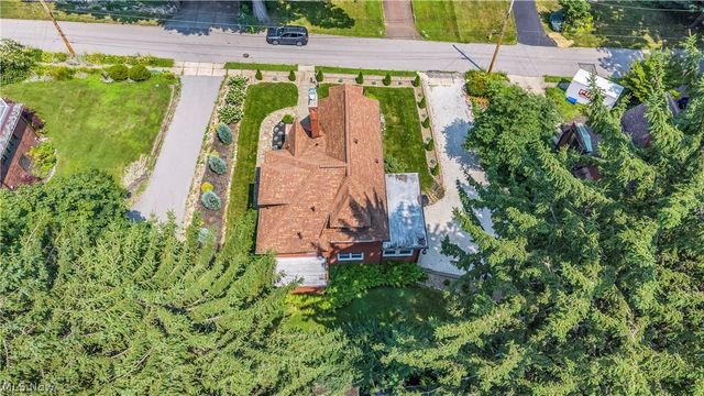748 Evergreen Drive, Akron, OH 44303