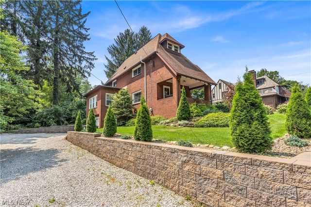 748 Evergreen Drive, Akron, OH 44303