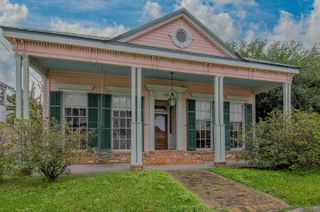 107 Chetimatches St, Donaldsonville, LA 70346